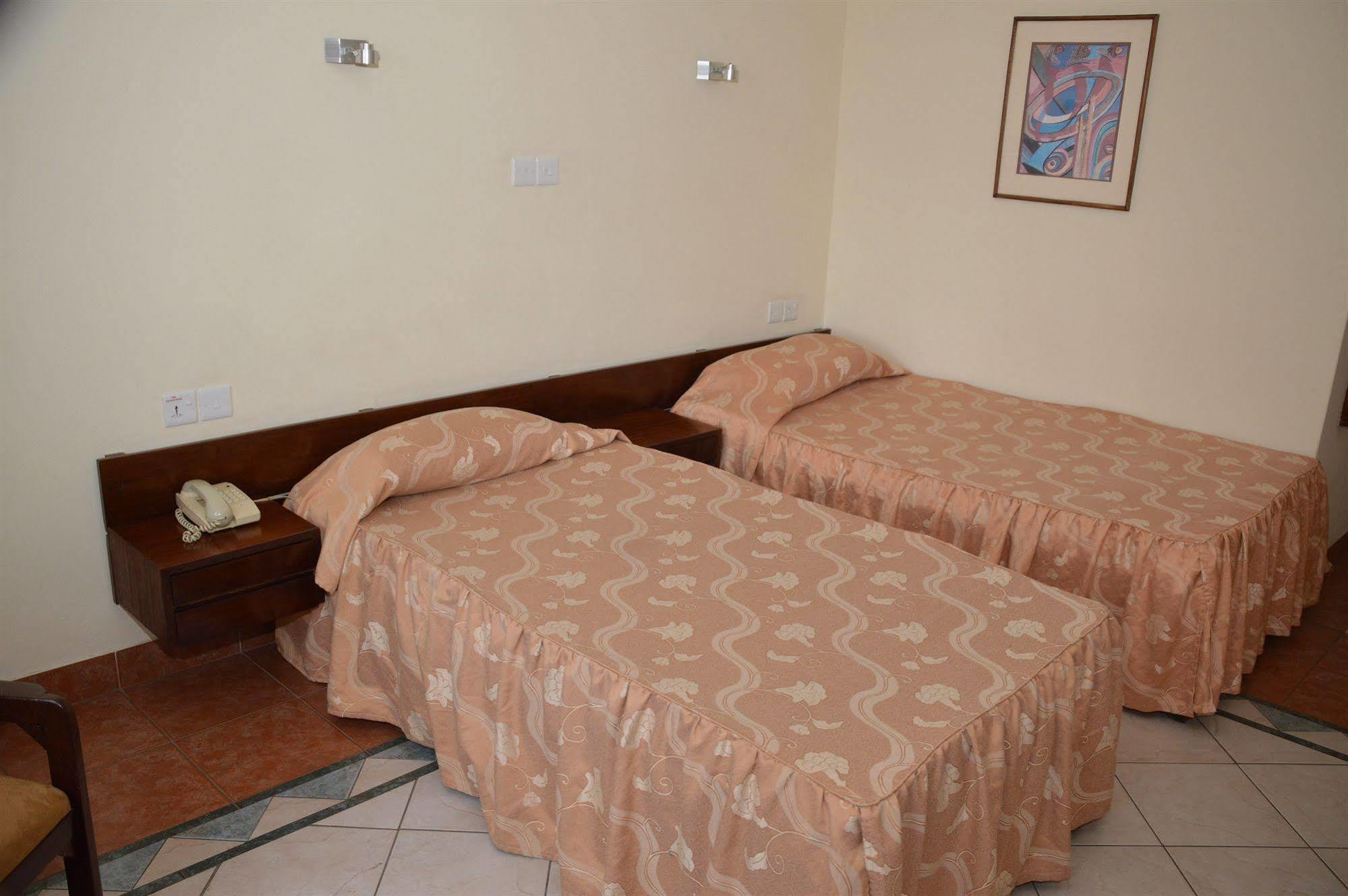 Sentrim 680 Hotel Nairobi Extérieur photo